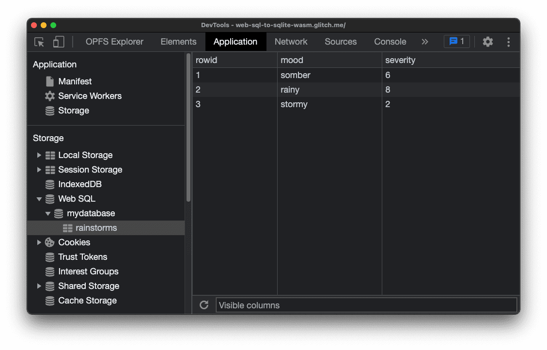 在 Chrome 的开发者工具中检查的 Web SQL 数据库。数据库名为 mydatabase，其中包含一个具有三列的表：行 ID、情绪和严重程度。有三行示例数据。