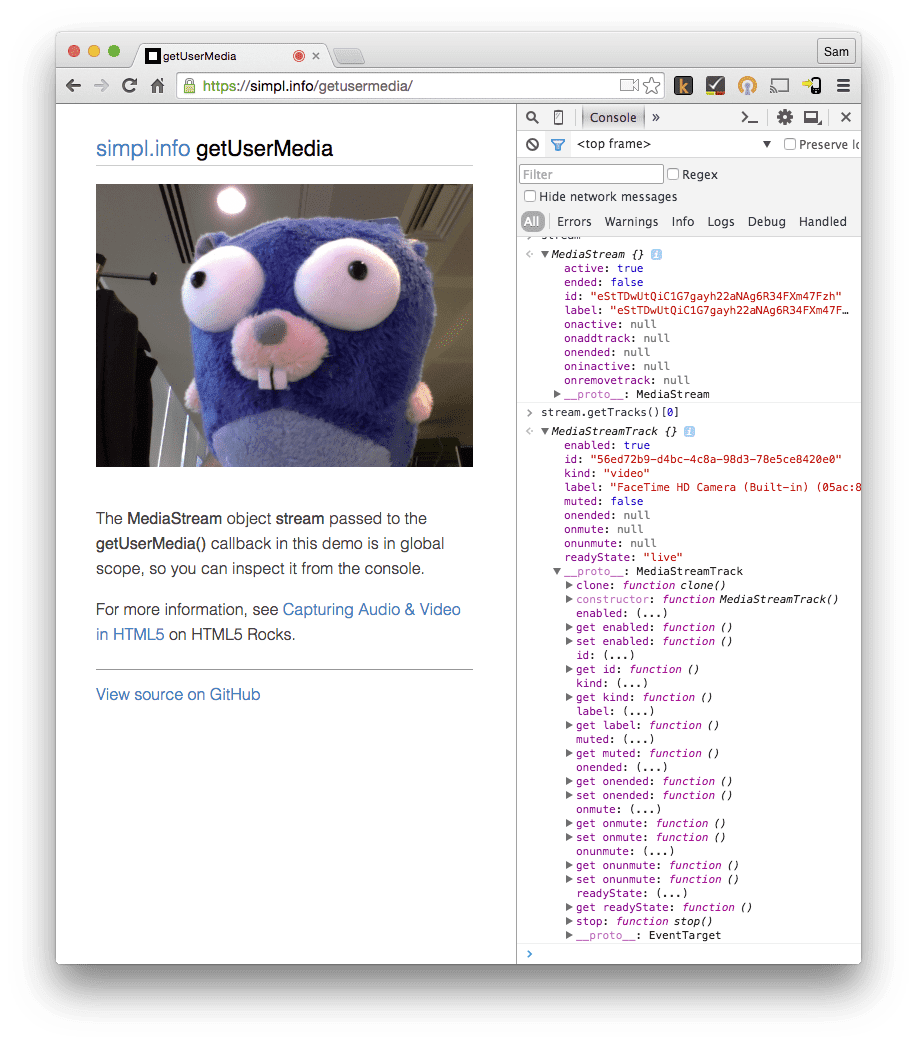 ภาพหน้าจอแสดง MediaStream และ MediaStreamTrack ในคอนโซลเครื่องมือสำหรับนักพัฒนาเว็บใน Chrome