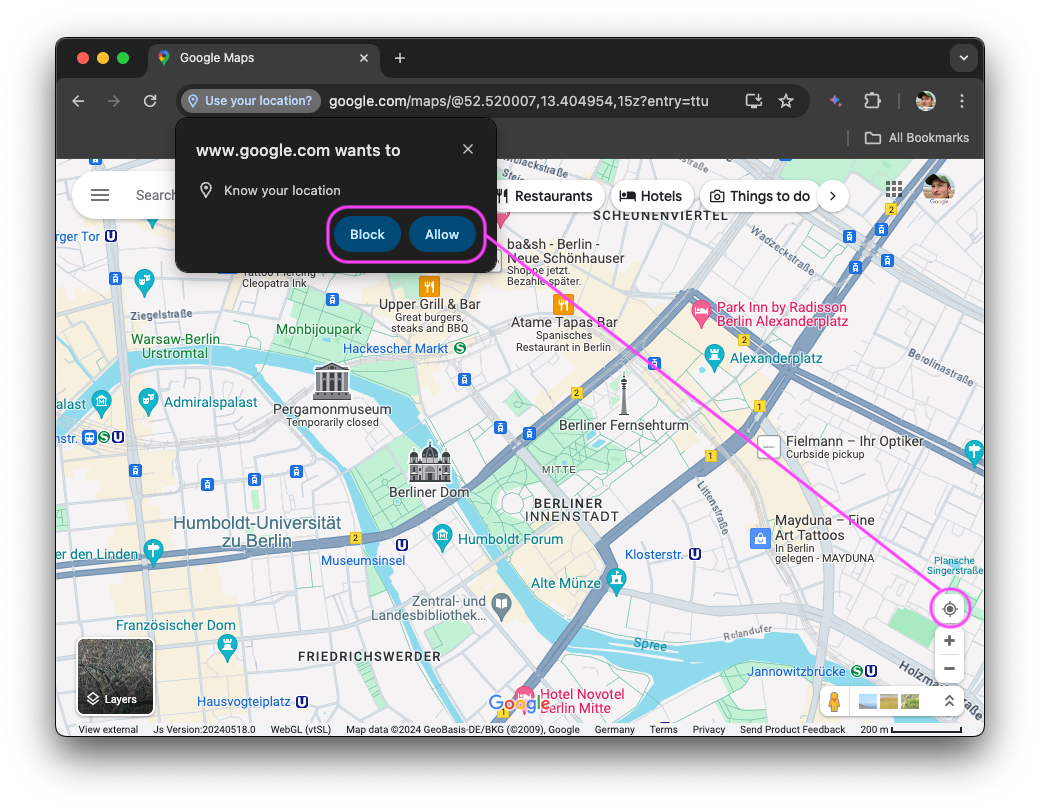 В Google Maps открыто окно запроса разрешения на определение местоположения. Кнопка доступа к местоположению, вызвавшая этот запрос, находится далеко.
