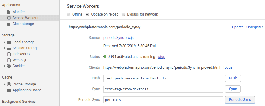 En la sección &quot;Service Workers&quot; del panel Application, se muestran un botón y un campo de texto &quot;Periodic Sync&quot;.