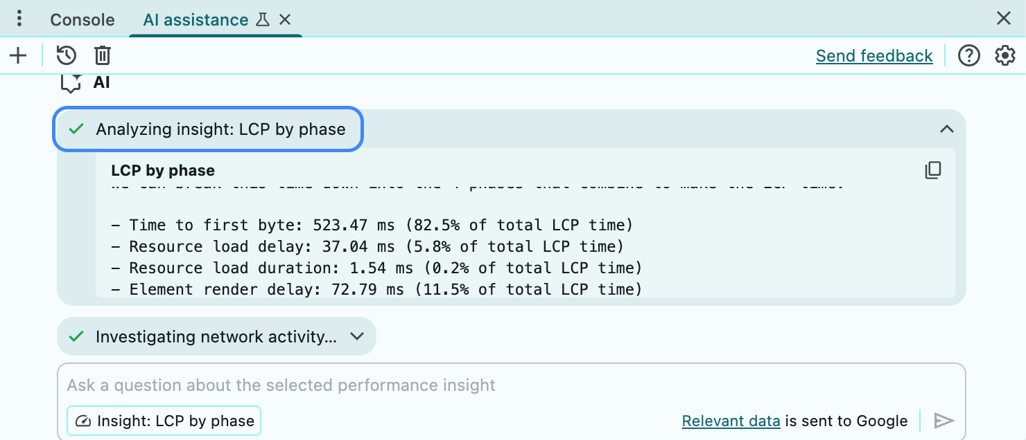 Panneau d'assistance IA avec l'insight contextuel mis en évidence.
