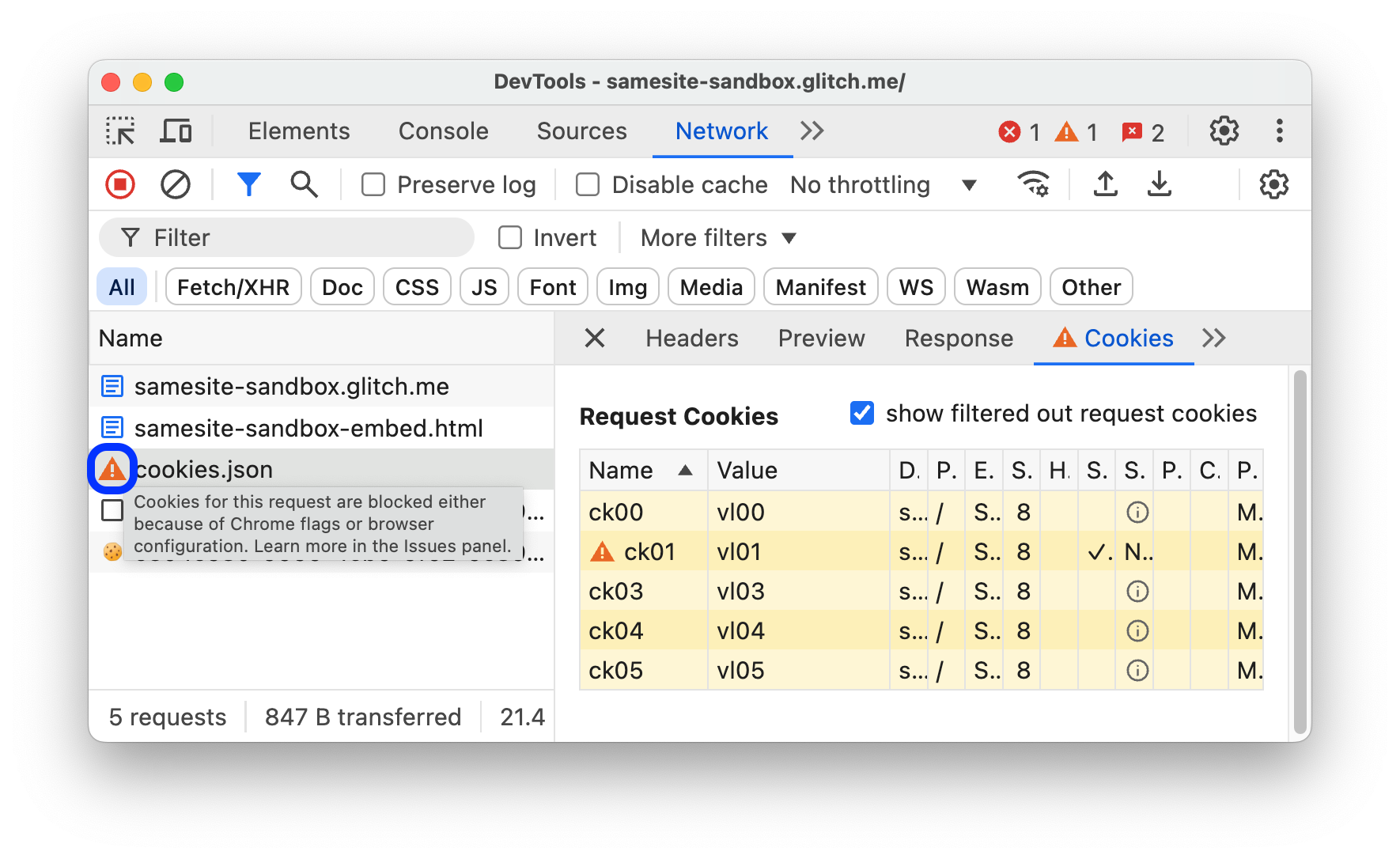 サードパーティ Cookie の段階的廃止の影響を受けるリクエストの横に表示される警告アイコン。